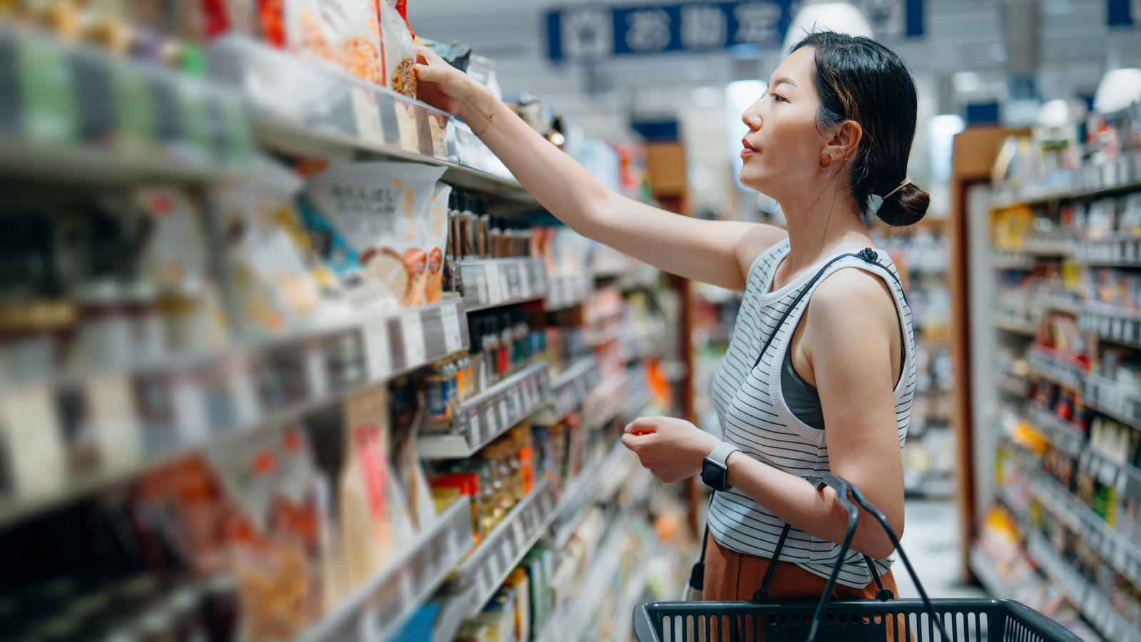 La grande différence que les touristes américains doivent être conscients avant l'épicerie au Japon