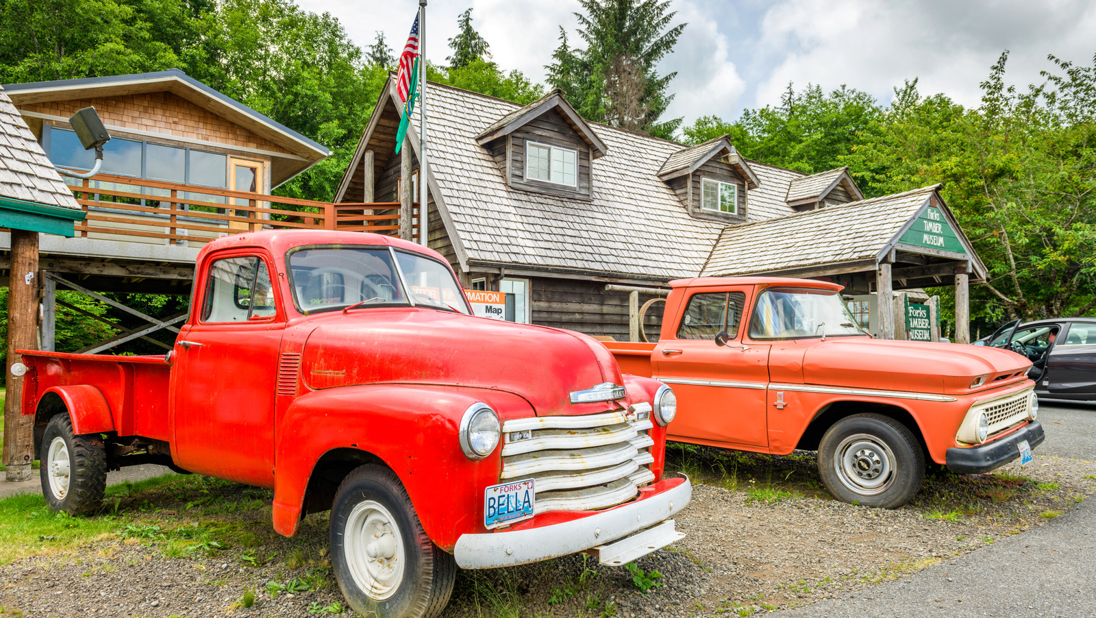 Cette charmante ville de Washington est entourée du feuillage luxuriant de la forêt nationale olympique