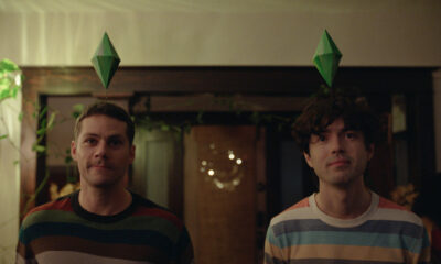Twinless Review: Dylan O'Brien est excellent dans une comédie sombre qui va dans des endroits inattendus