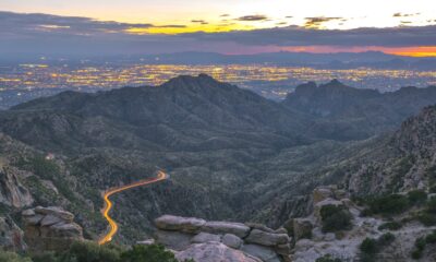 Le lac éblouissant de l'Arizona dans les montagnes de Santa Catalina offre une évasion de camping tranquille