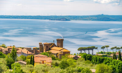 Le plus grand lac volcanique d'Italie est une évasion paisible avec des villages pittoresques et un charme médiéval