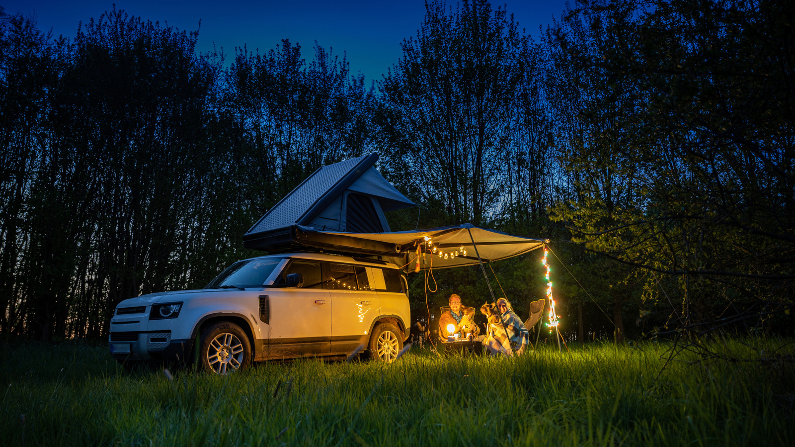 Cet article de vêtements dédié offre une mise à niveau confortable à votre expérience de camping en voiture