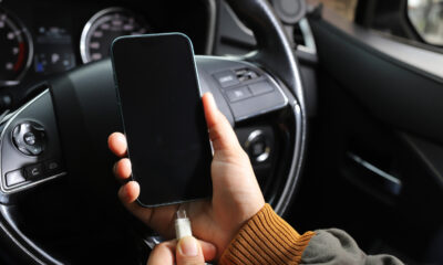 Pourquoi charger votre téléphone dans une voiture de location pourrait être une mauvaise idée