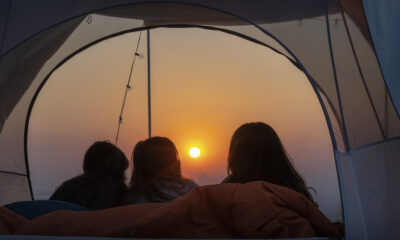 Les campeurs chevronnés disent que cet équipement confortable de Costco est idéal pour les dormeurs latéraux