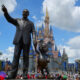 L'affaire d'entrée du parc à jour de Disney rend le séjour dans les stations encore plus magique