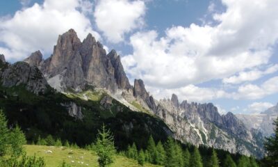 Une partie moins connue des montagnes des Dolomites italiennes offre une randonnée immaculée sans foule