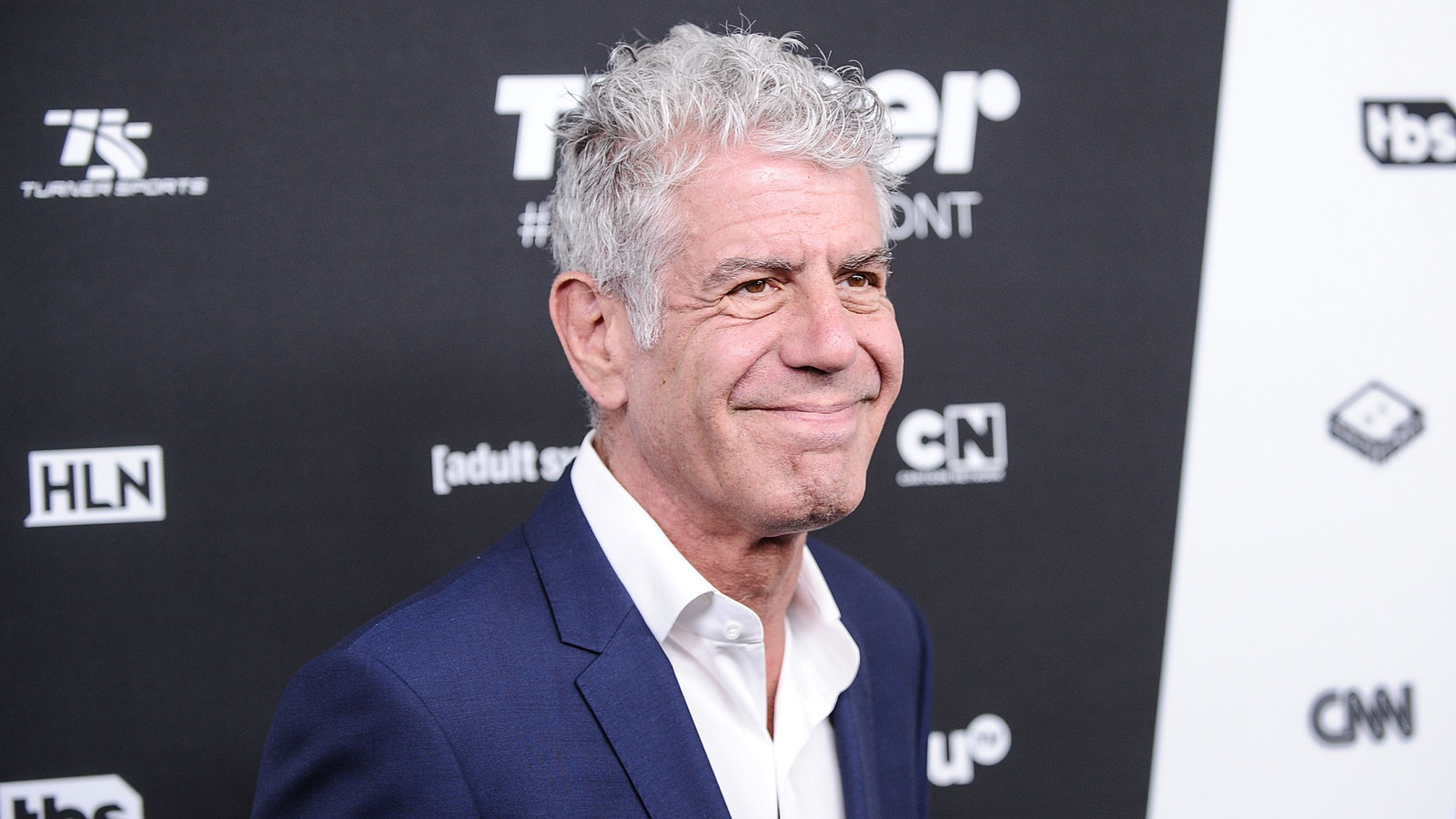 Le conseil parfait d'Anthony Bourdain pour repérer les meilleurs endroits locaux pour manger