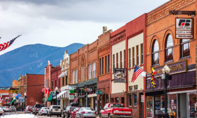 Cette petite ville dans les contreforts des montagnes Beardooth du Montana a des paysages pittoresques