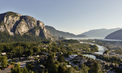 La «capitale des loisirs en plein air» du Canada est une magnifique ville entourée de montagnes et de parcs