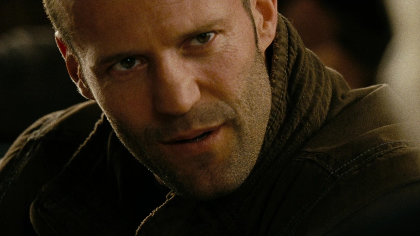 Un film d'action sous-estimé Jason Statham explose sur Paramount +