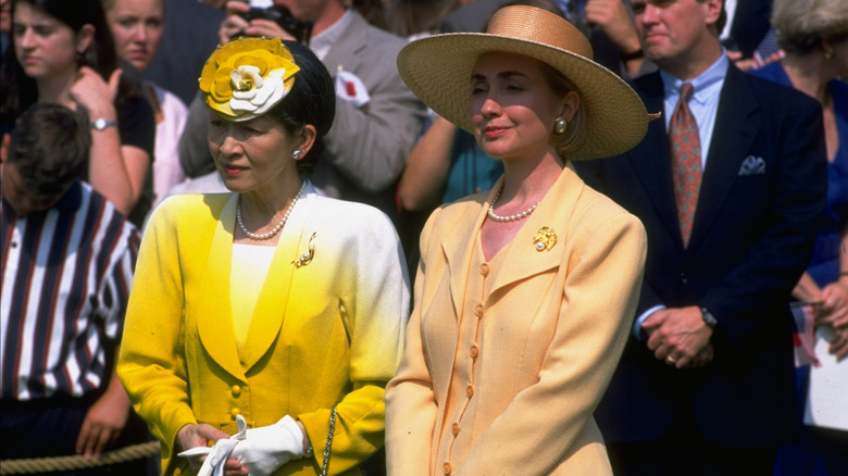 Hillary Clinton et l'impératrice Michiko en 1994