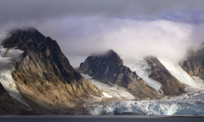 L'île éloignée dangereuse de la Norvège offre des vues polaires incroyables qui valent le risque
