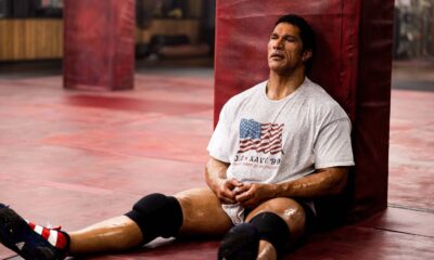 The Smashing Machine Review: Benny Safdie et le drame MMA de Dwayne Johnson emballent un punch subversif