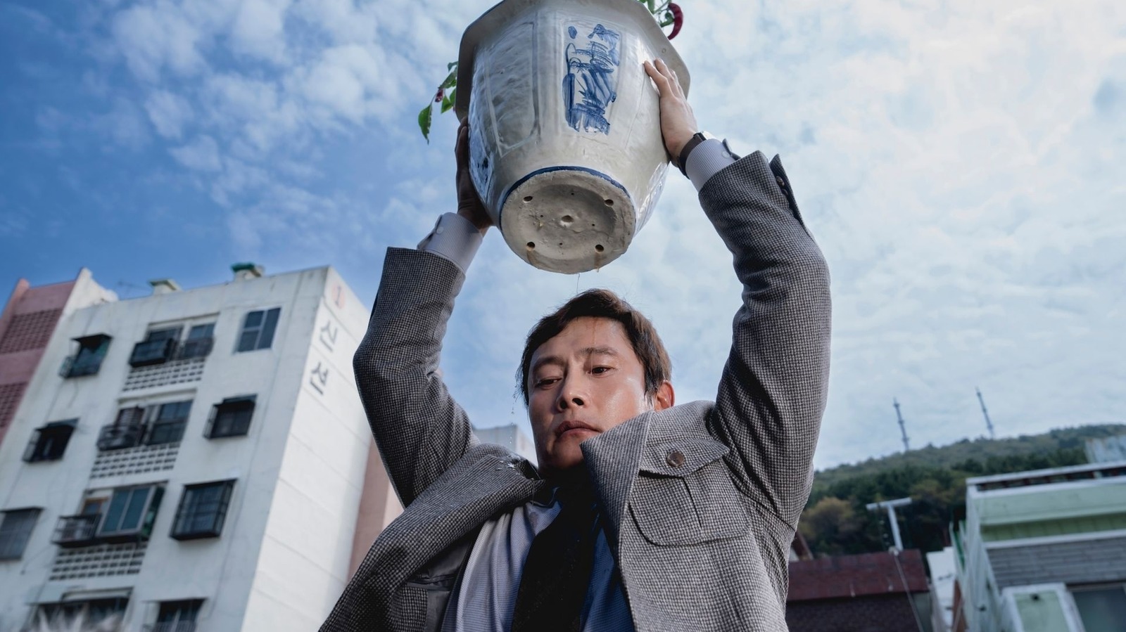 Aucune autre revue de choix: la satire sombre de Park Chan-Wook est la tragicomedy 2025 mérite (NYFF)