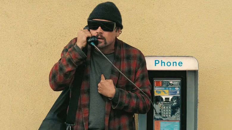 Bob Ferguson sur le téléphone salarial dans une bataille après l'autre