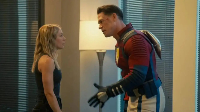 Emilia et Chris ont la conversation qu'ils ont évitée chez Peacemaker