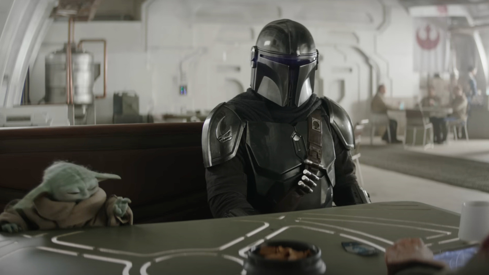 La bande-annonce de Mandalorian & Grogu: Baby Yoda partage l'écran avec une légende de science-fiction