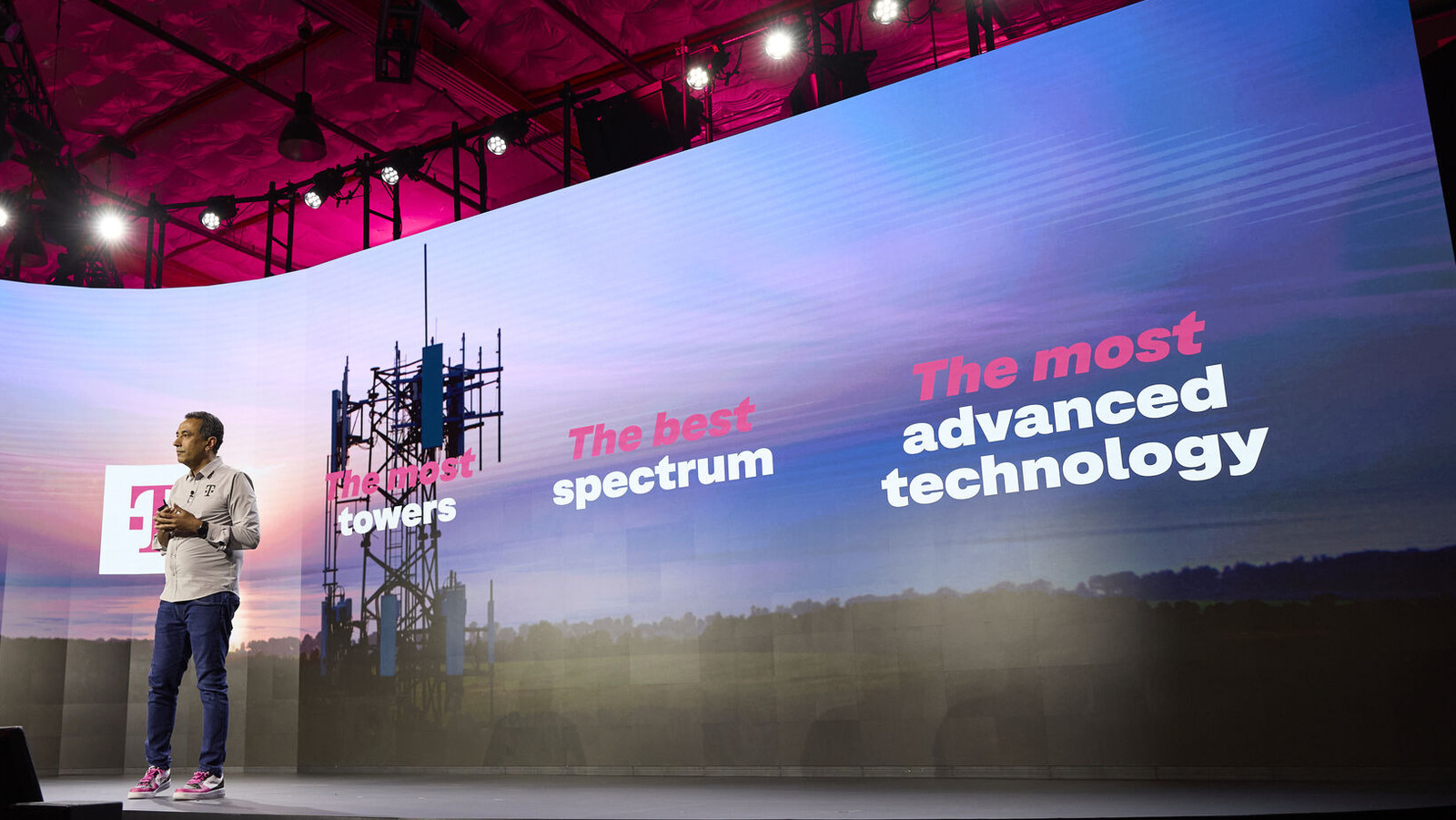 T-Mobile obtient un nouveau PDG et change le jeu pour ses clients