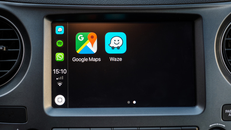 Deux applications CarPlay à l'écran