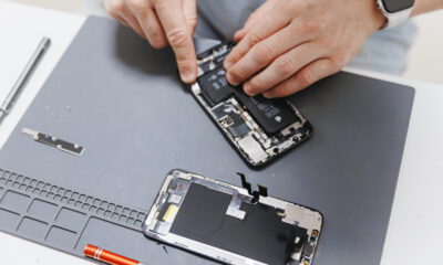 Un homme a acheté deux iPhones rénovés à TemU - voici ce qu'il a trouvé quand il les a ouverts