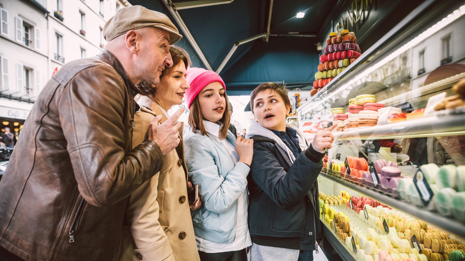 Les habitants de la France détestent quand les touristes enfreignent cette règle de salutation tacite