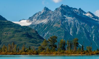 Les randonneurs adoreront observer les feuilles dans ce parc national moins populaire de la nature sauvage de l'Alaska