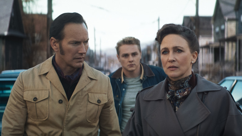 Ed regarde Lorraine avec inquiétude dans The Conjuring: Last Rites