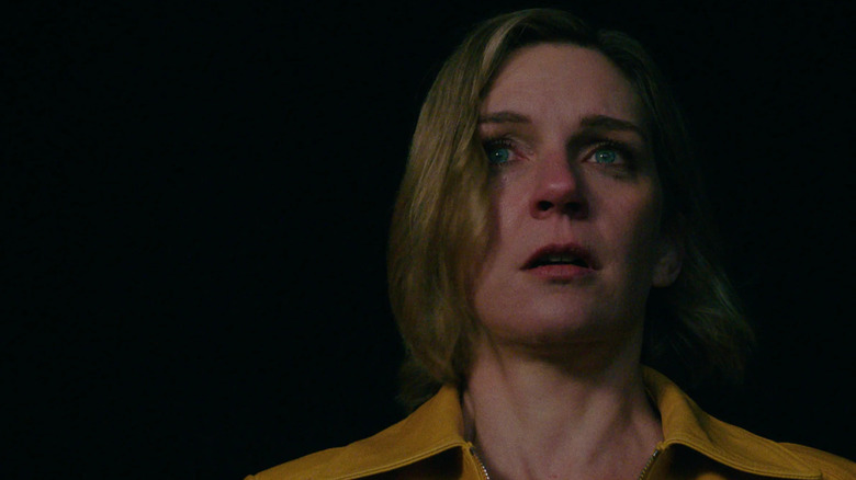 Carol n'arrive pas à croire ce qu'elle vit dans Pluribus