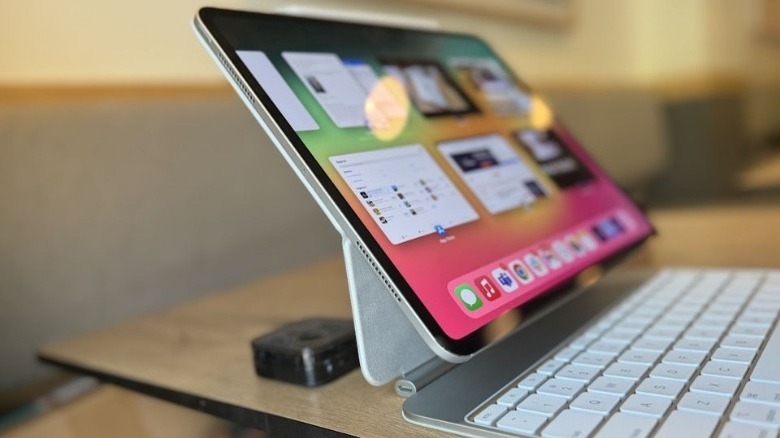 Apple M4 iPad Pro avec étui Magic Keyboard