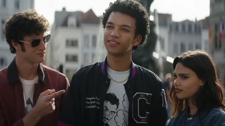 Bosco, Charlie et June debout sur un toit dans Now You See Me : Now You Don't