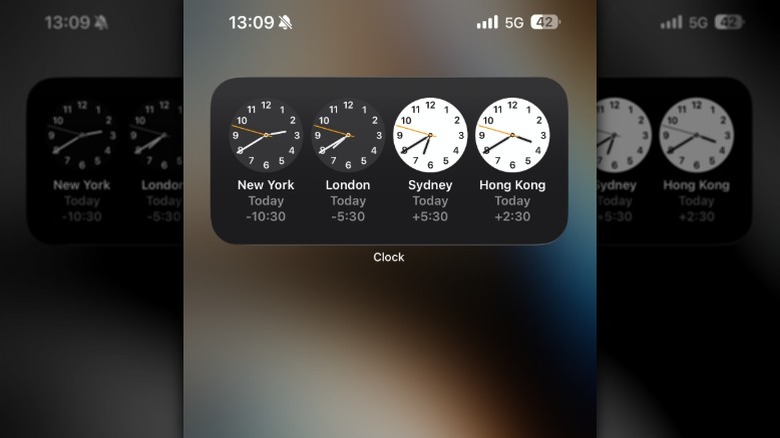 Widget d'horloge sur l'écran d'accueil d'un iPhone.