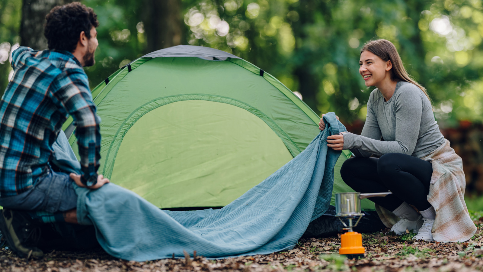 5 articles de camping Amazon essentiels à emporter lors de n'importe quel voyage
