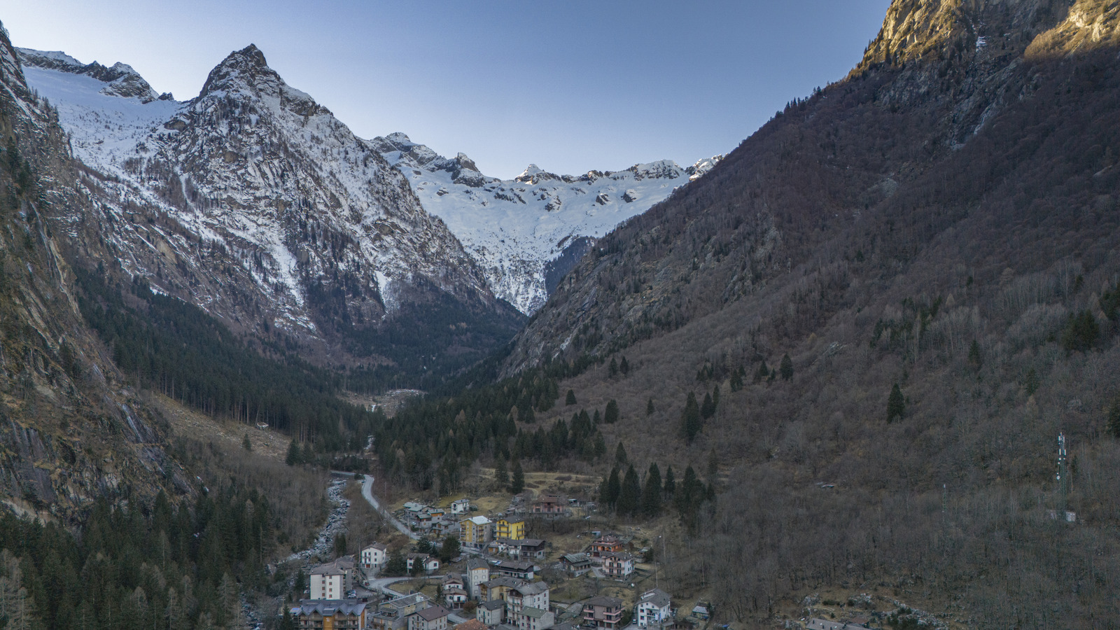 Le « Petit Yosemite » en Italie est une réserve naturelle pittoresque parfaite pour les amateurs d'escalade