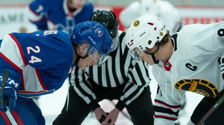 Shane Hollander et Ilya Rozanov s'affrontent dans une rivalité passionnée