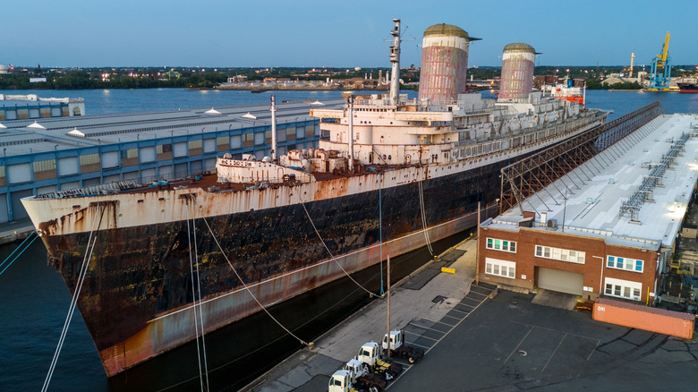 Le SS United States amarré à Philadelphie