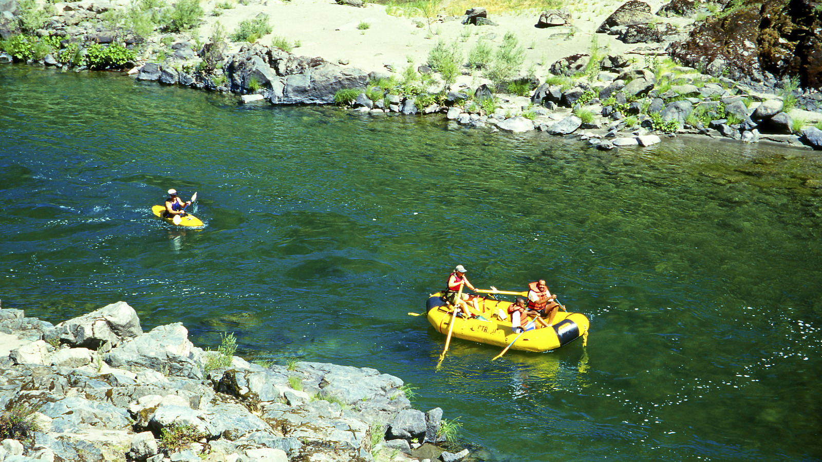 Cette rivière californienne est idéale pour le camping, le rafting en eau vive et les loisirs difficiles