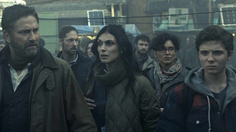 La famille Garrity errant dans les rues 