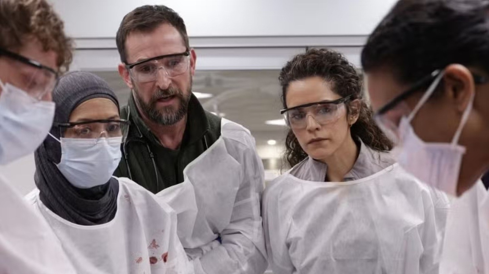 La saison 2 de Pitt aborde un développement controversé dans le domaine des soins de santé aux États-Unis