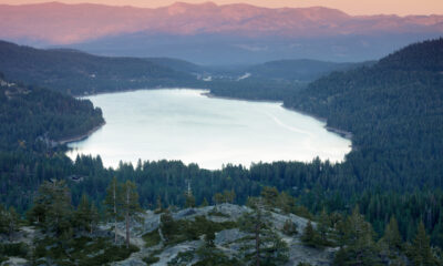 Un lac californien négligé offre des loisirs amusants et des randonnées juste à l'extérieur du lac Tahoe