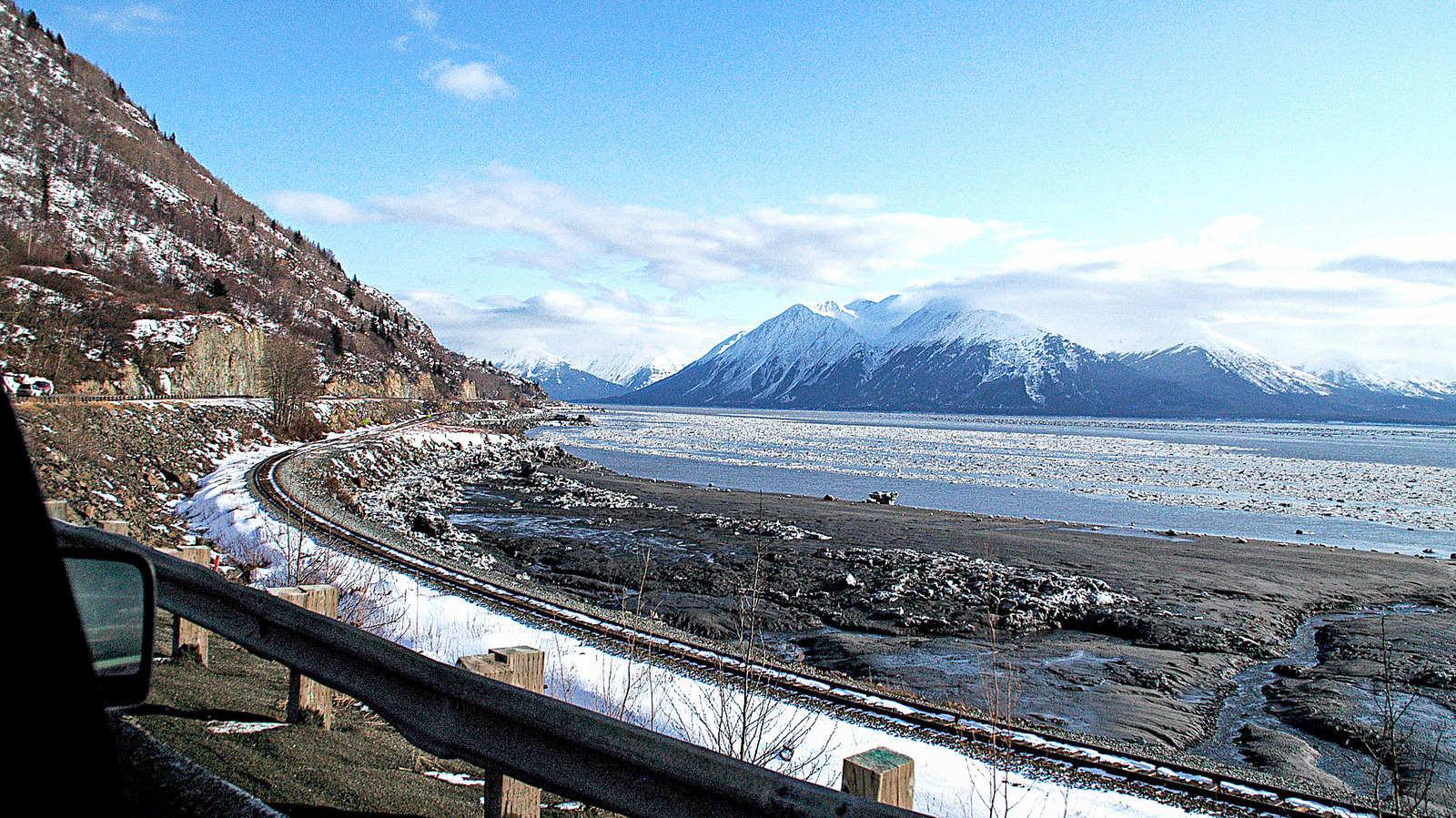 Cette route panoramique de l'Alaska offre une vue imprenable sur la nature, la faune et les glaciers époustouflants