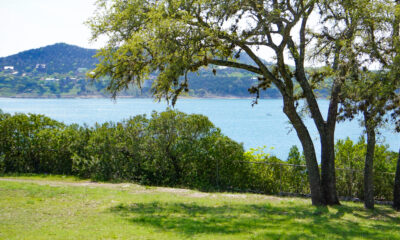 Cette belle ville lacustre du Texas Hill Country est un joyau sous-estimé pour les loisirs de plein air