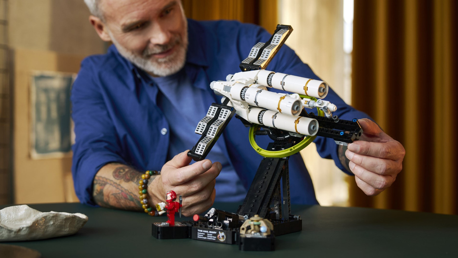 Le nouveau projet Hail Mary LEGO Set donne à Ryan Gosling une rencontre rapprochée dans l'espace