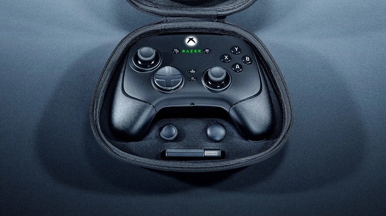 Manette Razer Wolverine V3 Pro Xbox dans un étui rigide