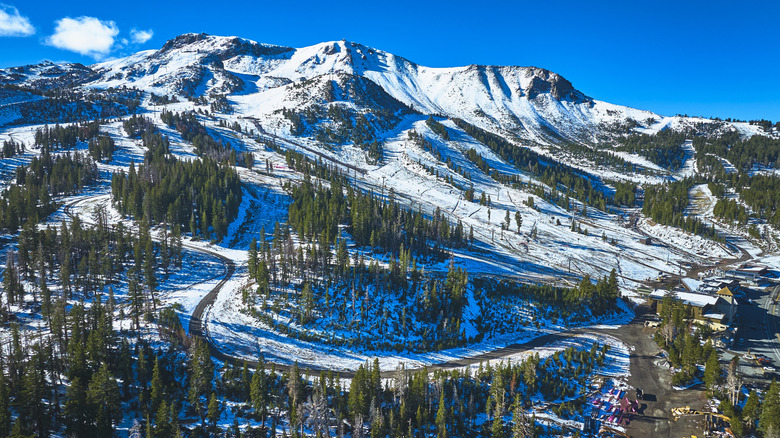 vue aérienne du domaine skiable de Mammoth Mountain