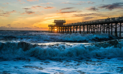 Cette superbe ville côtière de Floride offre des plages immaculées avec des spots de surf de premier ordre