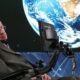 La seule chose que les humains doivent faire pour éviter l’extinction, selon Stephen Hawking