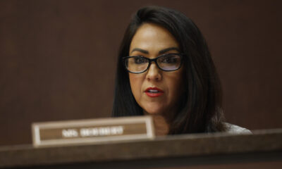 La cécité des sourcils de Lauren Boebert est si évidente et nous la supplions d'obtenir un MUA