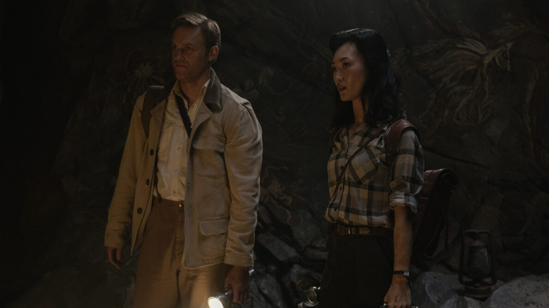 Lee et Keiko découvrent une grotte mystérieuse dans Monarch : Legacy of Monsters