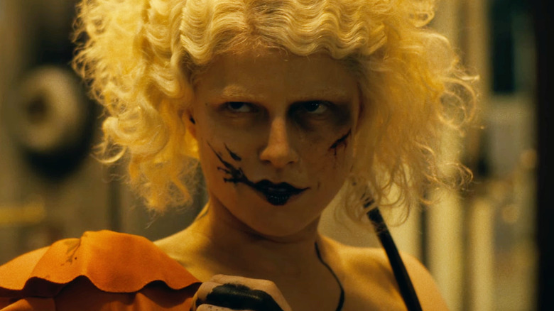 La Mariée souriante dans La Mariée !