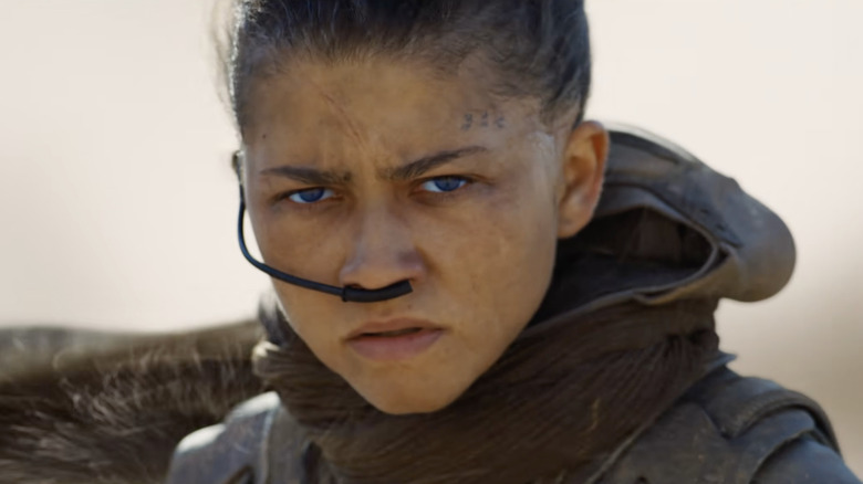 Zendaya a l'air féroce et ébouriffée dans le rôle de Chani dans Dune : Troisième partie